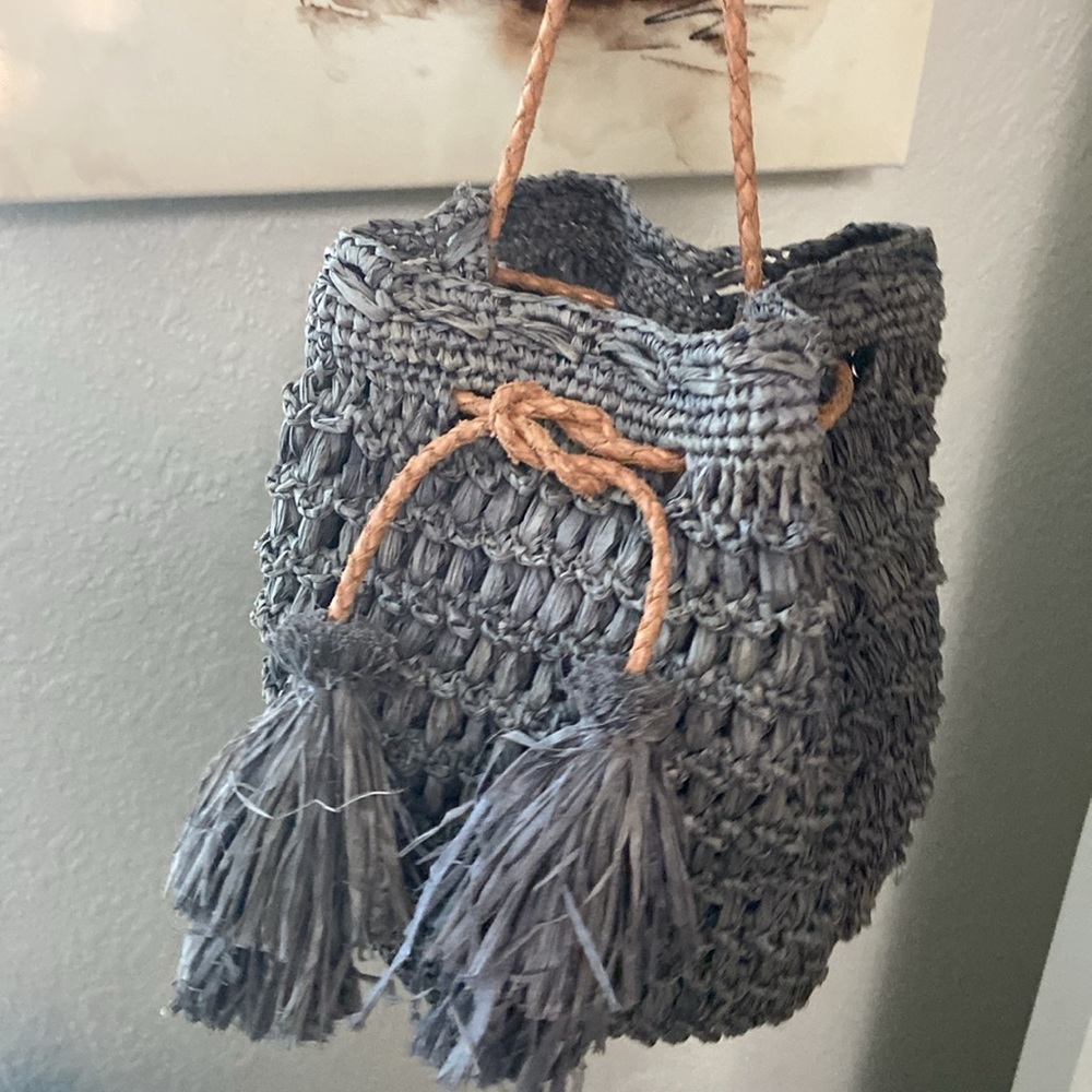 Gray Woven Straw Bucket Drawstring Leather Cord Crossbody Handbag Lightweight